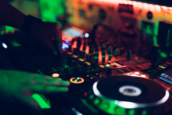 FIESTA DJ & KARAOKE